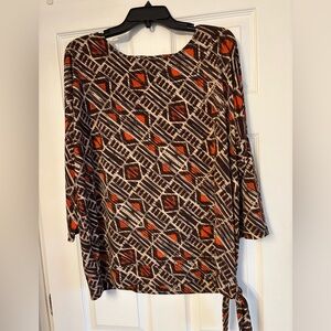 Like new Chico’s geometric print top. Sz 3.